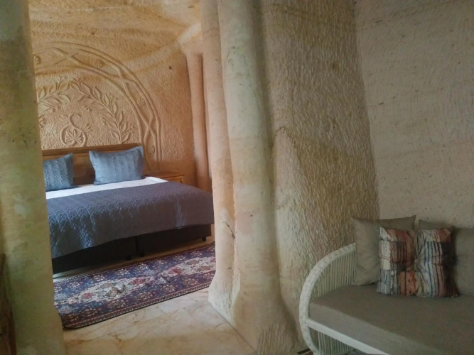 Crassus Cave Hotel