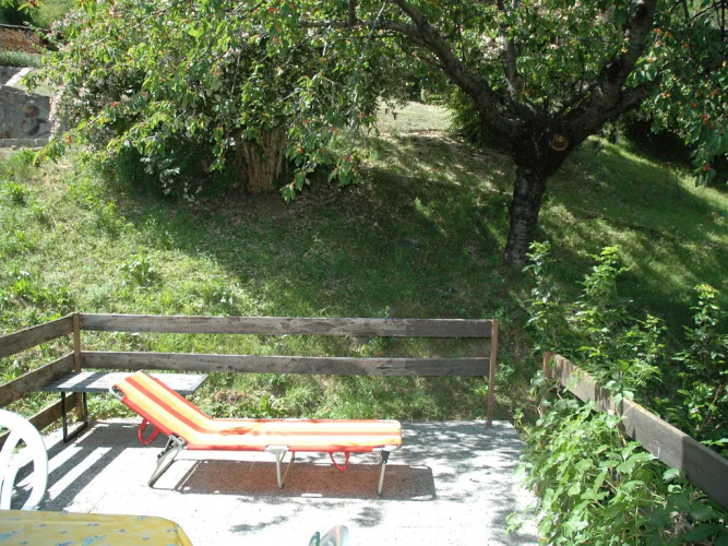 Charming Chalet Near Trails