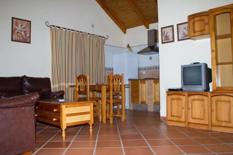 2 Bedrooms Bungalow