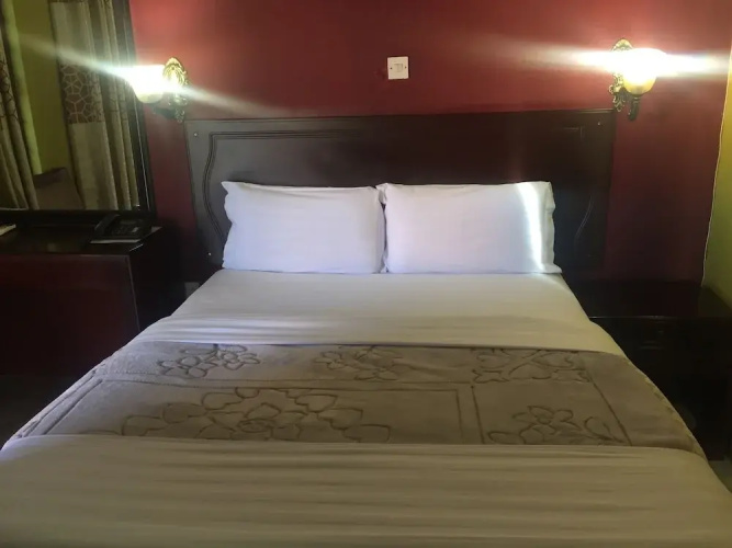 Gumare Executive Lodge