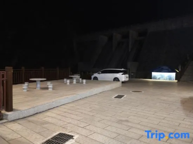 Shizilou Hotel