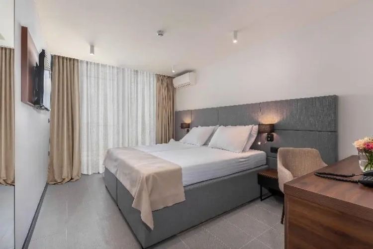 Standard Twin Basement room with balcony