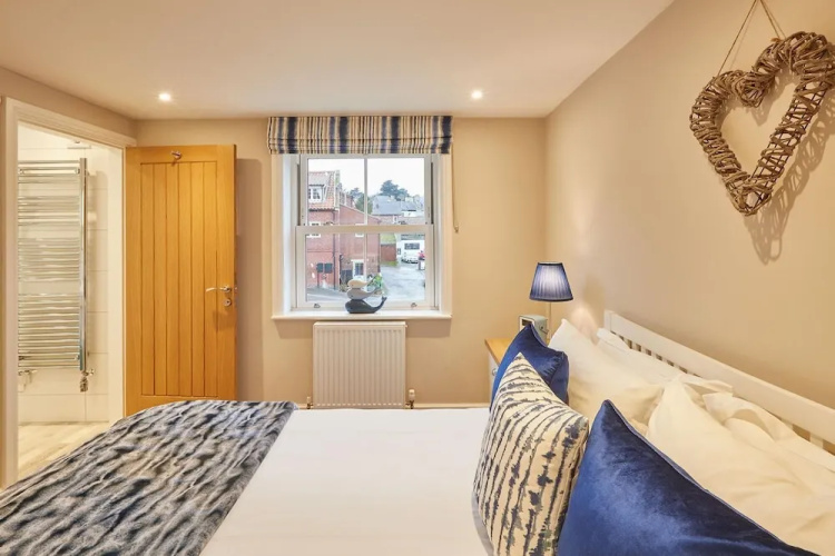Host Stay Morse Cottage