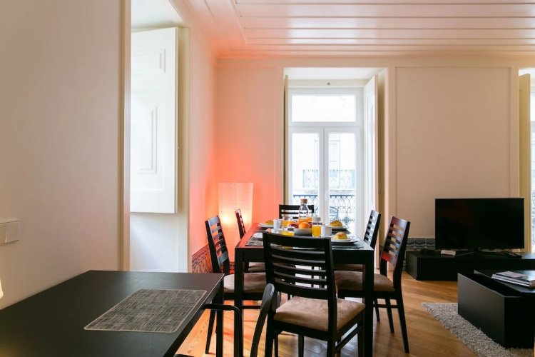 ALTIDO Elegant 2BR Apt w/workspace nearby Baixa-Chiado subway