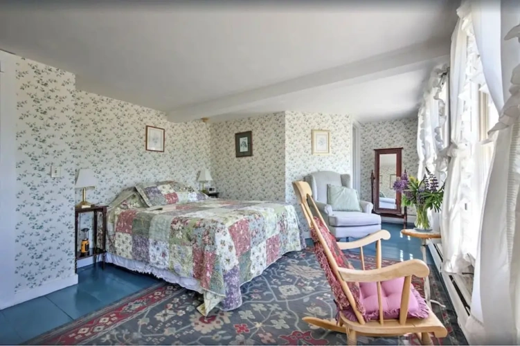 Comfort room