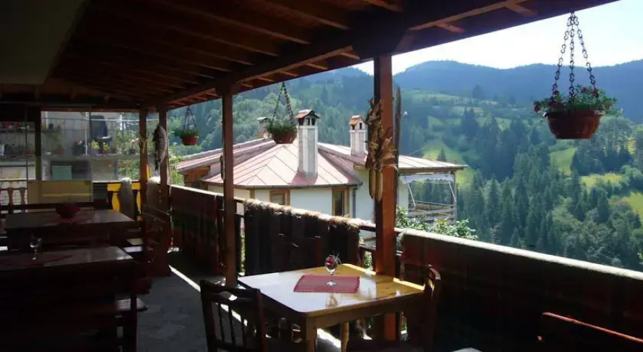 Momchil Unak Guest House