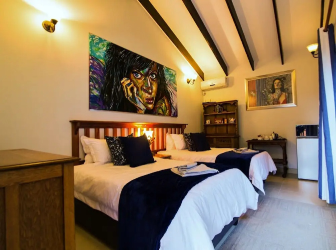 Ginaz BnB