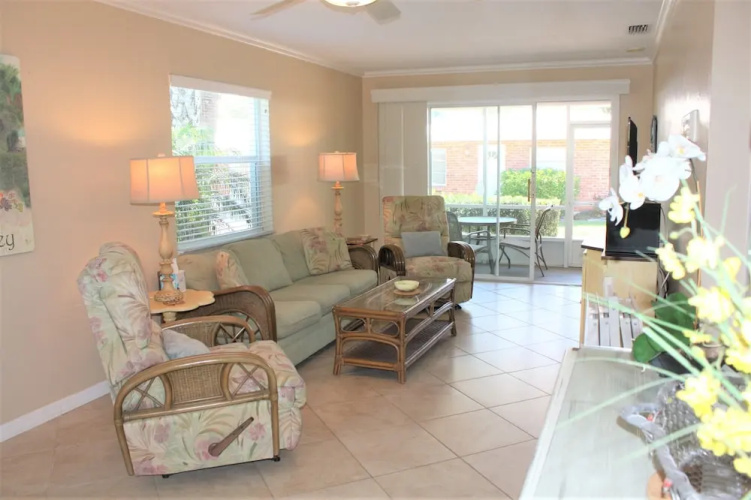 Aloha Kai - Unit 14 1 Bedroom 1 Bathroom Apts