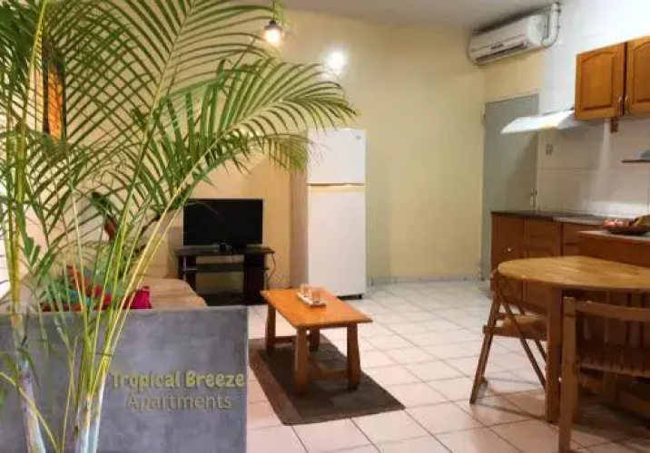 Tropical Breeze Apartments