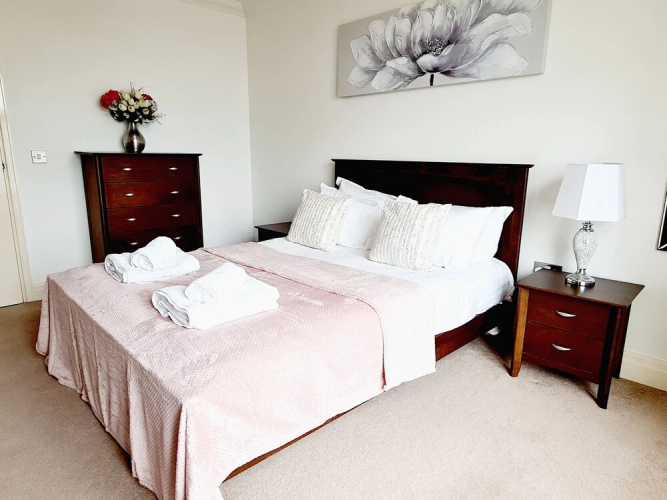 Off the Hook - Luxury Beach Apartment - Sleeps 4