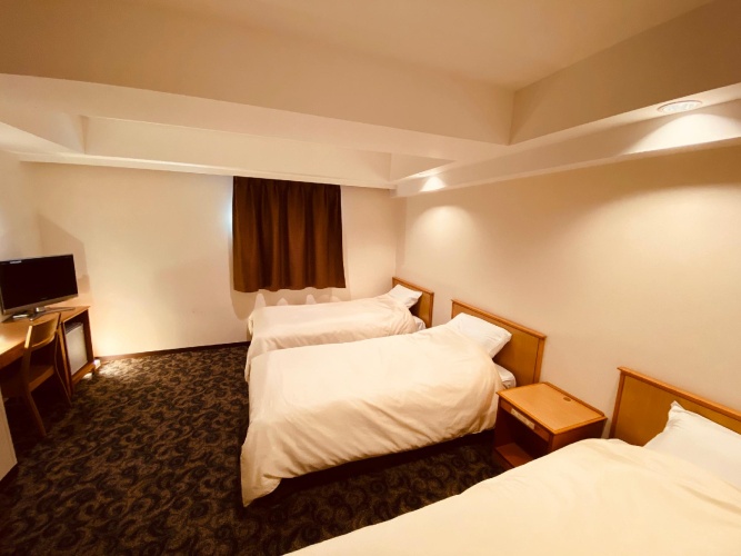 Standard Triple room