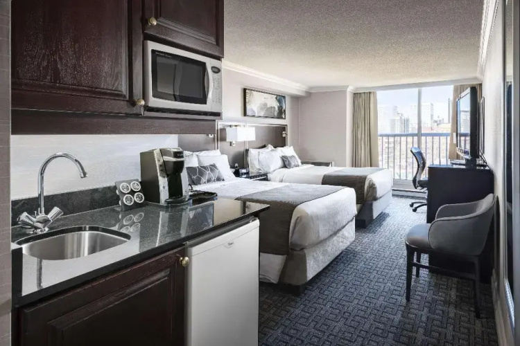 Best Western Plus Ottawa Downtown Suites