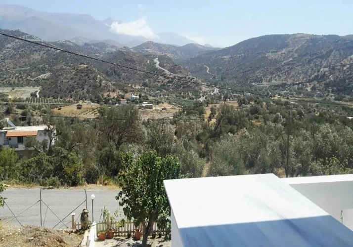 Apartment with mountain view
