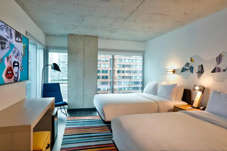Standard Quadruple room with city view