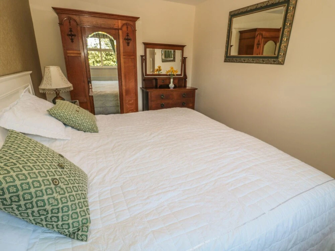 Holly Cottage