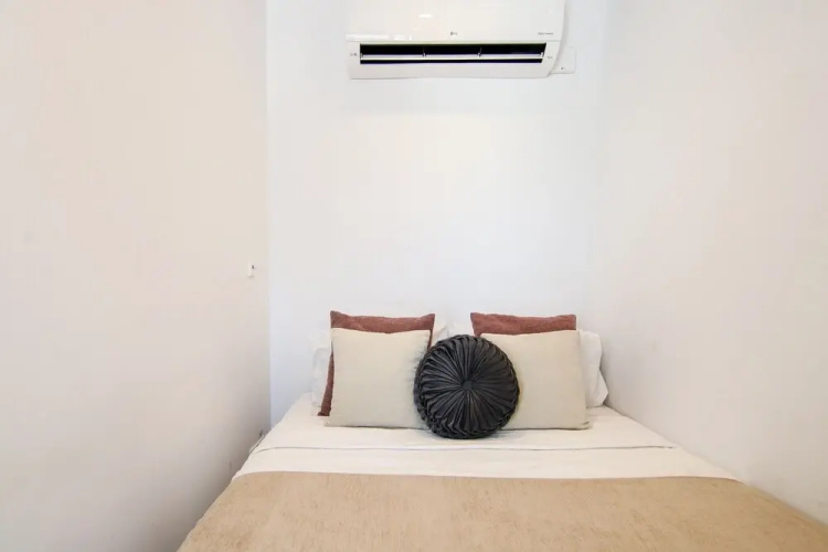 Phaedrus Living: Seaside Luxury Flat Harbour 104
