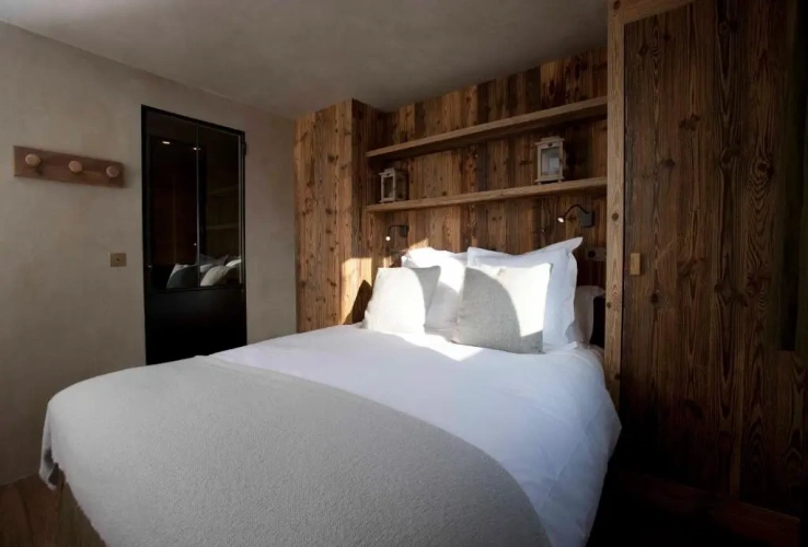 3 Bedrooms Apartment