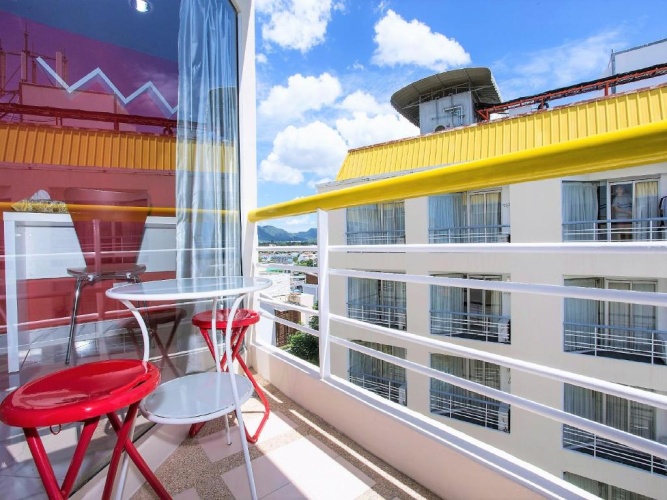 Apartment with balcony