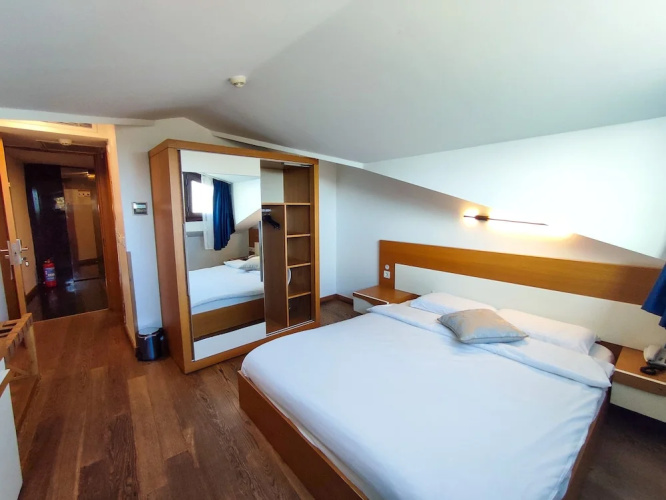 Shah Inn Hotel