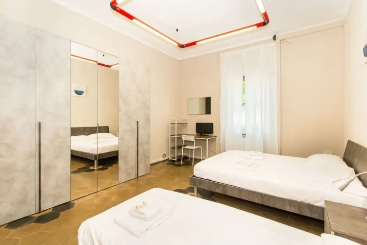 2 Bedrooms Apartment