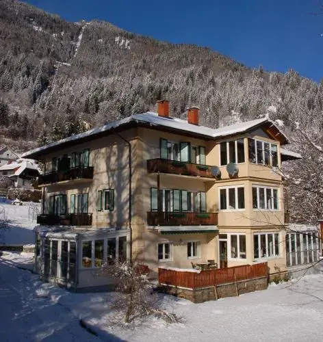 Villa Marienhof Apartments & Komfortzimmer