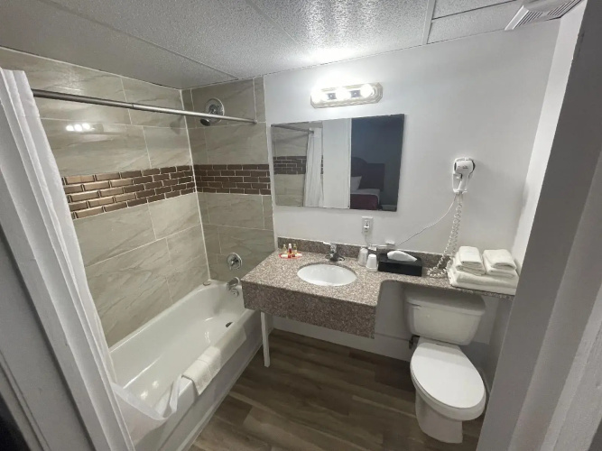 Super 8 by Wyndham Pembroke