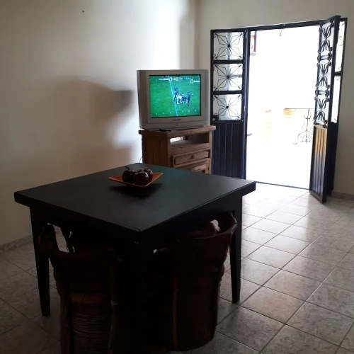 Standard Sextuple Family room