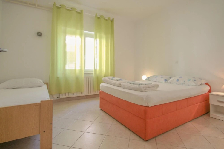 Adila A4 2 in Novigrad