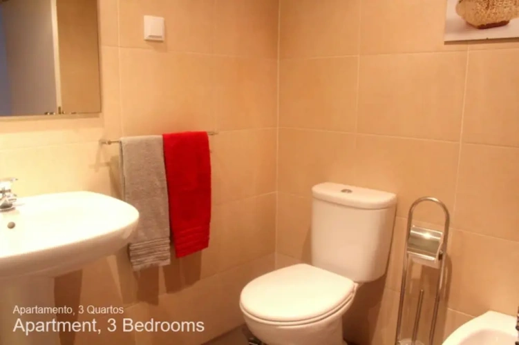 3 Bedrooms Apartment