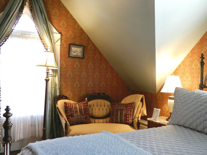 C'est La Vie Inn
