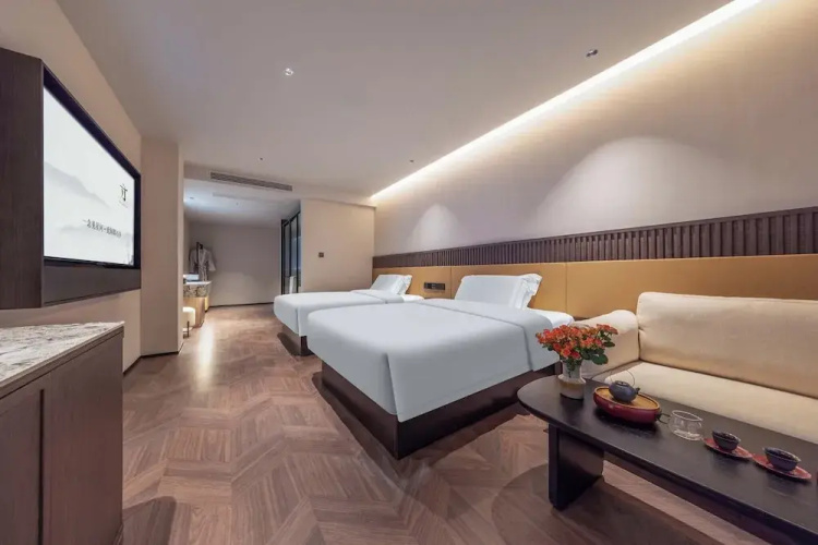 Yi Nian Fangcun Hotel
