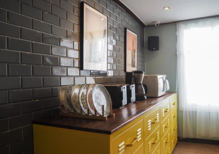 Yellow Guesthouse