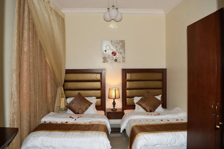 Diamond Suites