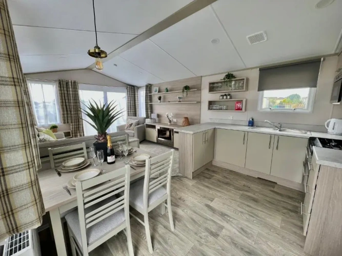 2 Bedrooms Chalet