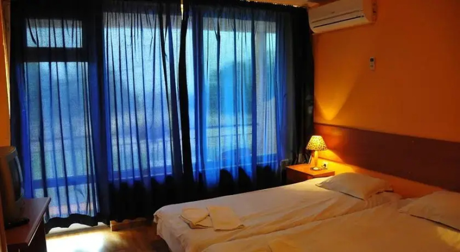 Hotel Surf