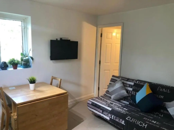 2 Bedrooms Double Apartment with city view