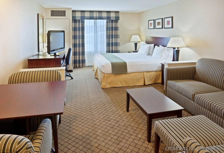 Holiday Inn Express Suites Sumner by IHG