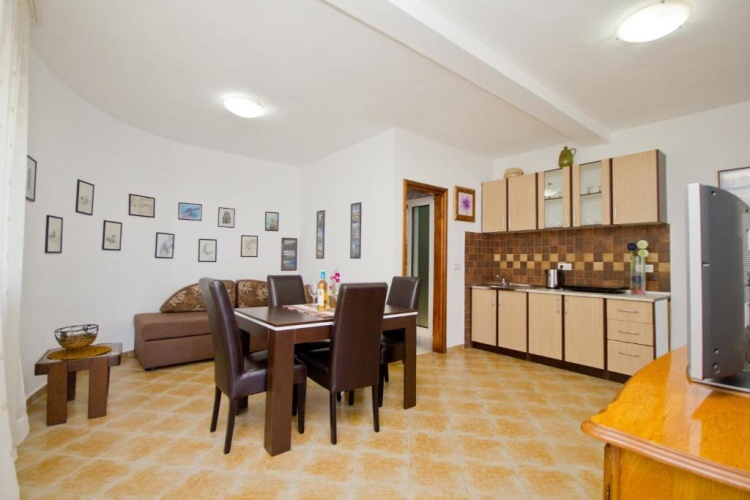 1 Bedroom Apartment with balcony and with sea view