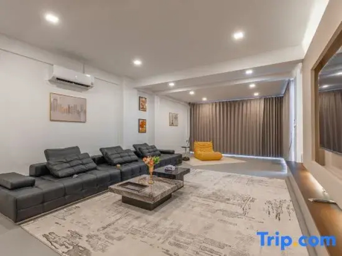 ThaiHomeLuxury6B villa walkingst