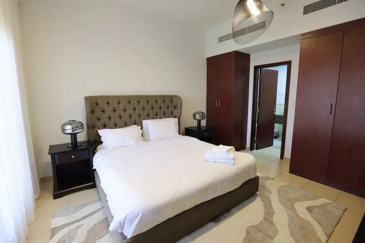 Stylish 1BR with Serene Sea View