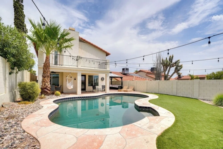 3 Bedrooms Cottage with balcony