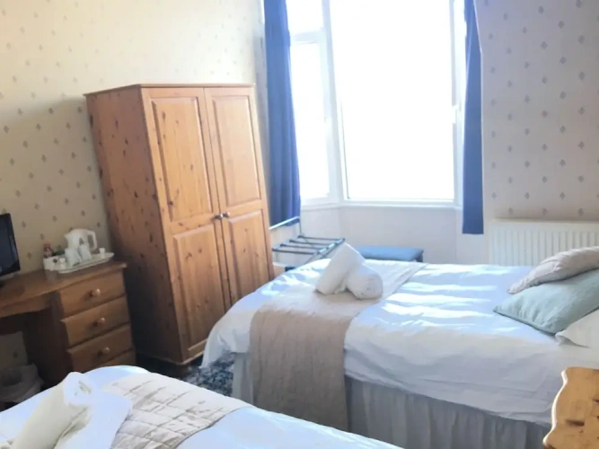 Standard Twin room with sea view