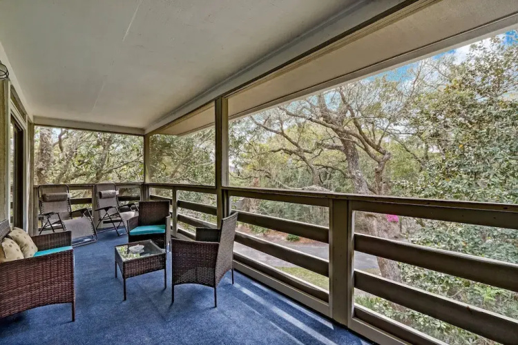 3e Amelia Landings 2 Bedroom Condo by RedAwning