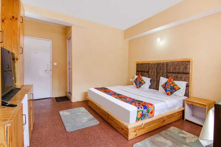 Fabhotel Nirvana Deluxe