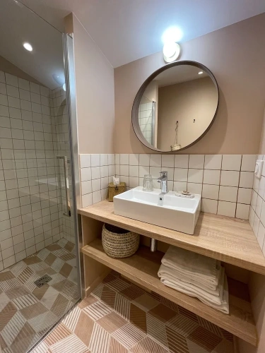 Comfort room