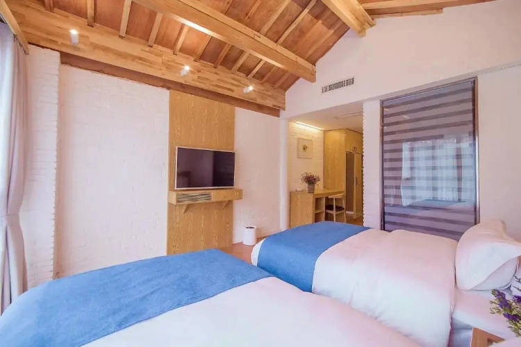 26th · Courtyard · Hotel