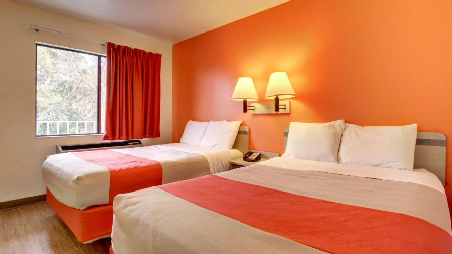 Motel 6 Des Moines, IA - North