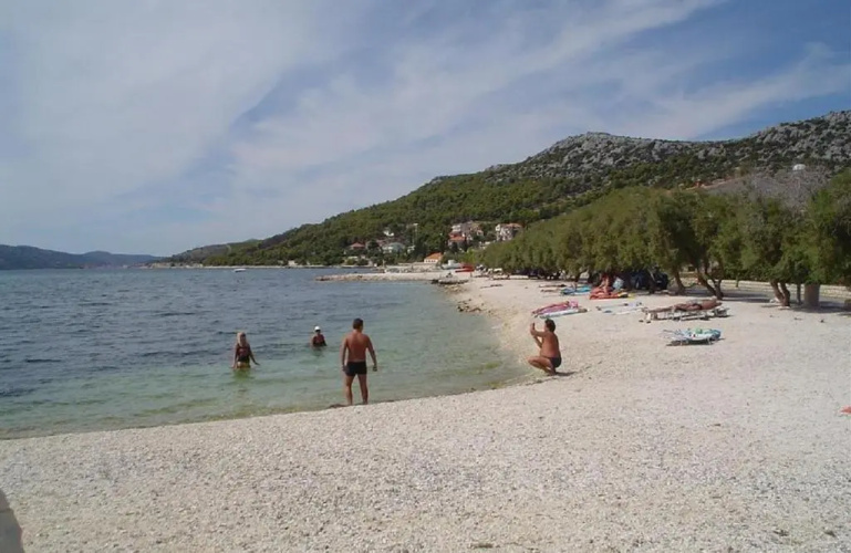 Apartments Vesna - 40m from beach