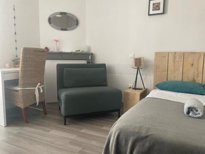 Standard Triple room
