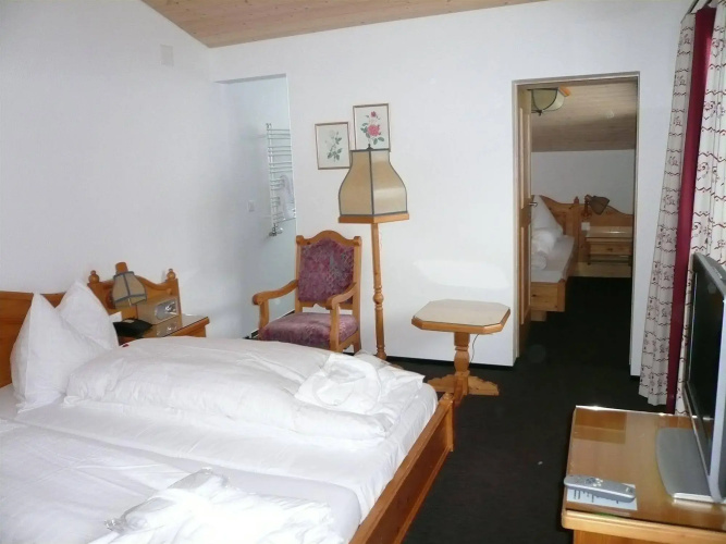 Hotel Cresta